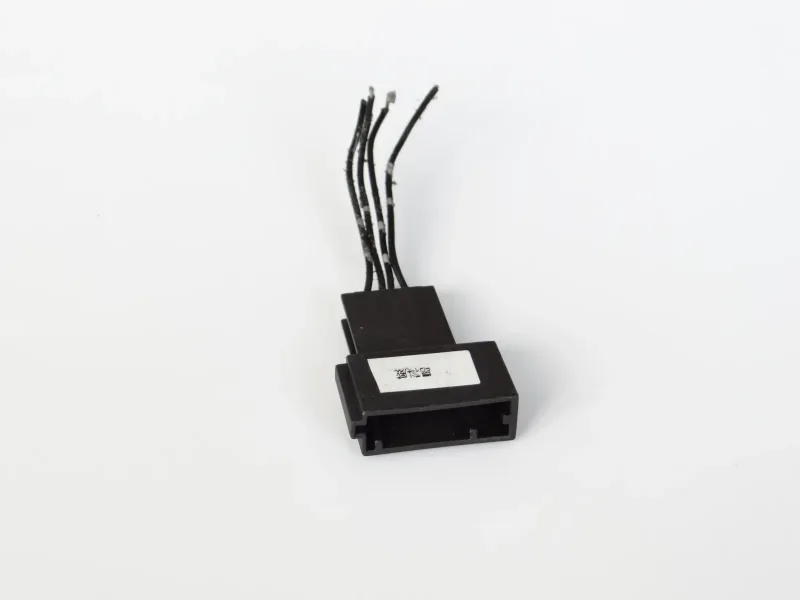 Non-Three-Way Connector for Buick Envision with AVSS 0.3mm² wire