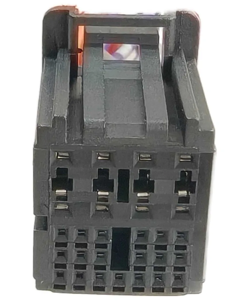 Black multi-row connector on the I Car V23 DSP harness - detail view 3